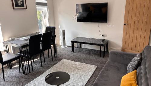 1 Bedroom Flat - Manchester Airport Apartment - 7 mins to MAN - Staycations & Business stays! - Foto 3