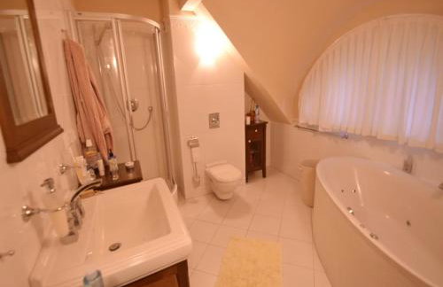 Seaside Villa with Sauna - Foto 24