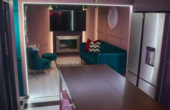 Manchester's ONLY private party suite for 12 with Makeup Room - Photo 24