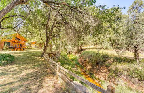 Scenic Payson Cabin! Fireplace and Wraparound Patio - Foto 30