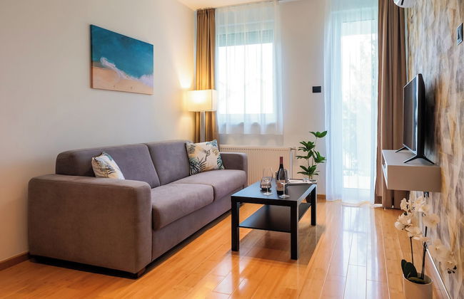 TESLA Residence Subotica - Photo 1