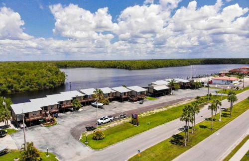 River Wilderness Waterfront Cabins - Photo 6