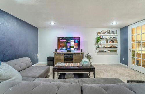 Family Oasis Offices Home Gym Fenced Yard - Foto 28