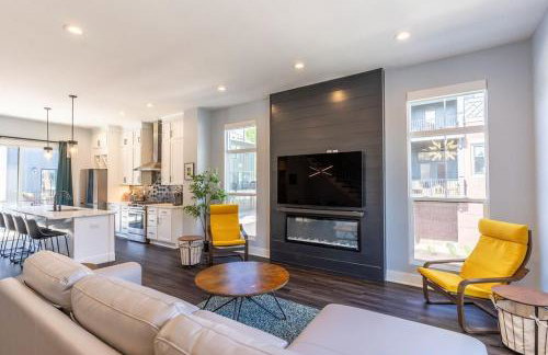 Lux Home 5 mins to Grand Park with Private Garage-Family Friendly - Foto 21