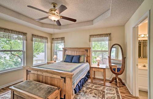 Dock and Waterfront Deck! Lake of the Ozarks Home - Foto 13