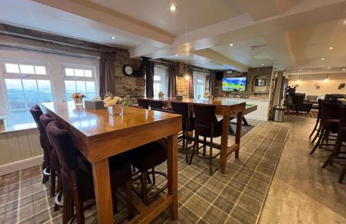 New Hobbit, stunning views, sleeps 42, Bar, Hot Tub - Foto 47