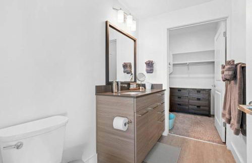 Spectacular Central City 2BD2BA - Foto 45