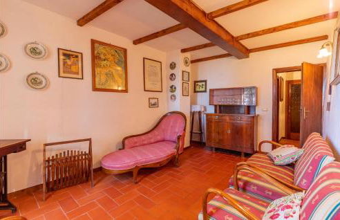 Awesome Home In Villa Di Piteccio - Foto 18