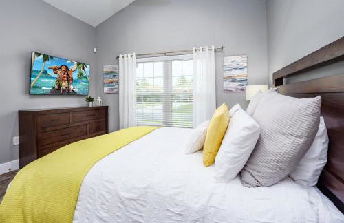 Gorgeous Modern 6BR South Facing Private Pool Hot Tub BBQ Theater 2 Miles Disney - Foto 25