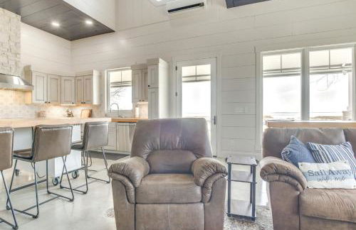 Dock and Panoramic Bay Views Oconto Retreat! - Foto 6