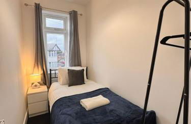 Large New 5 Bedroom 2 Bathroom House in Central Southampton - Free Parking - Foto 14