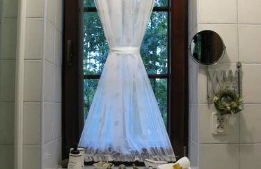 Cozy and Comfortable Guest House in the City - Foto 7