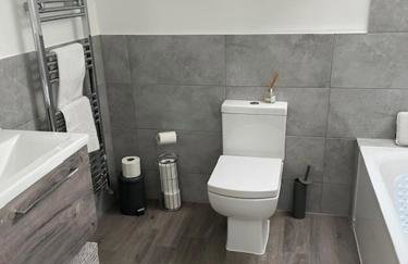 Beautiful house in Poole with parking, 2 bed & 2 bathroom - Foto 23