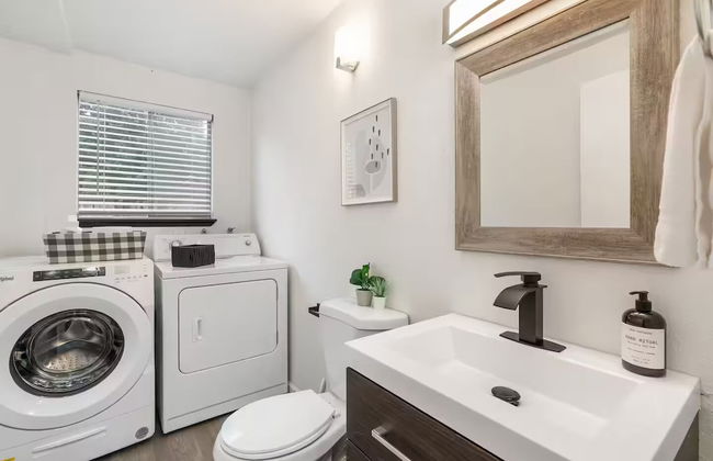 Comfortable Kirkland Home for Family & Remote Work - Photo 14