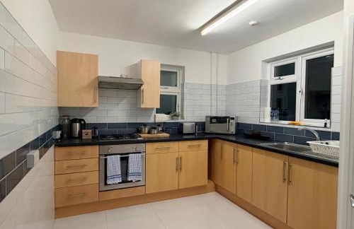 Contractors Residence - Long Stay DISC0UNT- Private Parking - Central Location - Fast Wifi - Foto 19