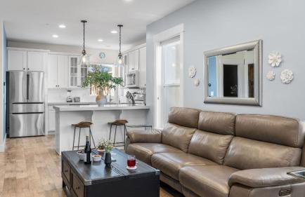 Rooftop Deck w Hot Tub Near Dining Ski Slopes The Lookout by AvantStay - Photo 8