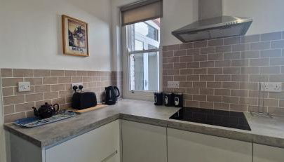 Restful Harbourside Apartment with Garden - Foto 5