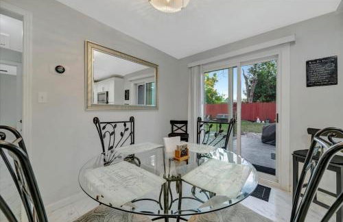 Sleeps 8 Near Busch Gardens with BBQ and Fenced Yard - Foto 49