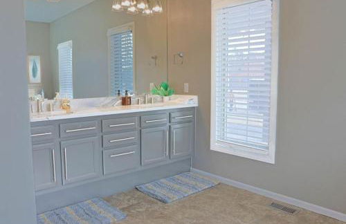 Golf Oasis Sleeps 22! Hot tub Firepit Gym Pool - Foto 17