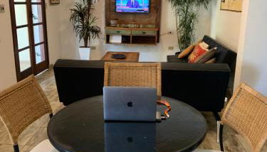 Praia das Cigarras São Sebastião a 50 metros da praia - Wi-Fi - 500 Mega - Foto 3