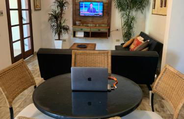 Praia das Cigarras São Sebastião a 50 metros da praia - Wi-Fi - 500 Mega - Foto 3