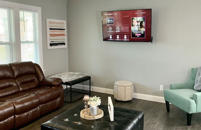 The Horseshoe Falls Villa- 6BR Free Parking, Minutes From Falls & Casino - Foto 16