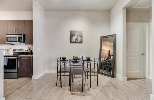 Spacious 2BRI Pool I Gym I Free Parking IWorkspace - Foto 10