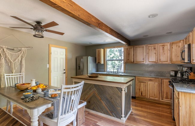 Sweet Pine by Avantstay Cozy Character Cottage in Tahoma - Foto 12