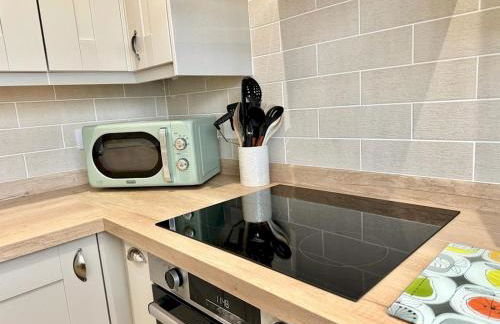 Pembroke Dock Hidden Gem - Pass the Keys - Photo 9