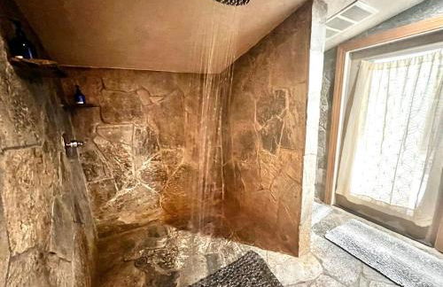 Cozy Yosemite Cabin with Hot Tub in the Pines - Foto 17