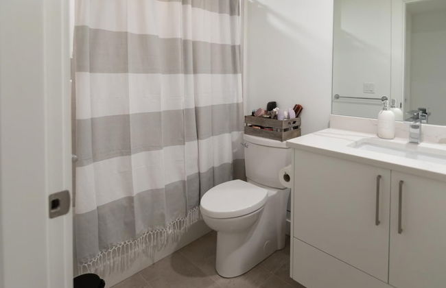 DT 3-lvl Townhouse w Rooftop Patio - Photo 16