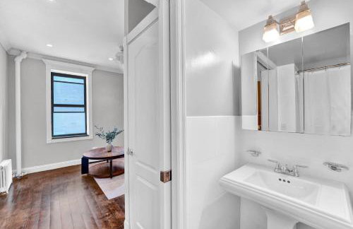 Gramercy Apartment - 3BR 2BA Modern Central - Foto 26