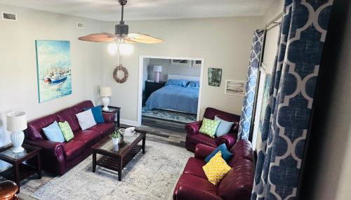 Pets welcome in a spacious 1 bedroom with a fenced in backyard and treadmill - Foto 4