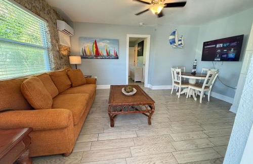 Sand Dollar Updated Kitchen Washer Dryer On River 1 Mile to Beach Sleeps 4 - Foto 1