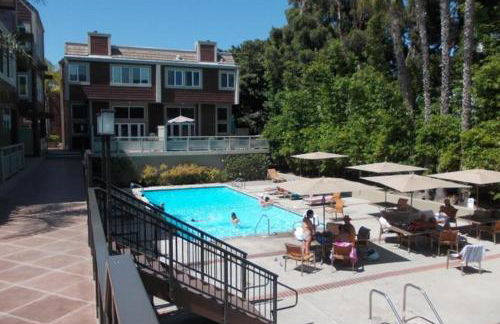 Venice Beach Lux Retreat Coastal Apartment Haven - Photo 7