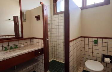 Spacious house with pool - 100m from the sea in Guaecá - Foto 41