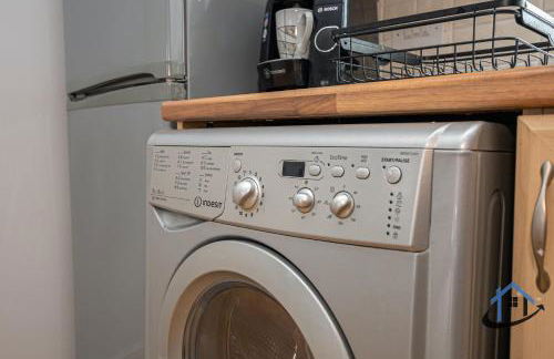 Garfield House, 3 bed house, sleeps 7, Nr Rushden Lakes, allocated parking, corporates welcome - Foto 33