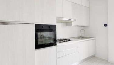 Thomas House on Train Tracks - Foto 2