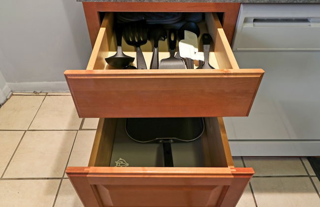 Lush 1BR Apt in Quiet Arlington Heights - Photo 11