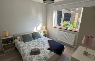 Spacious 3 bed garden & parking - Foto 22