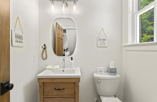 Lakeside Retreat Sleeps 22 Dock Grill Game Room - Foto 32