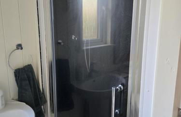 Glamping Hut - Sleeps 2 hot tub & parking - Foto 14