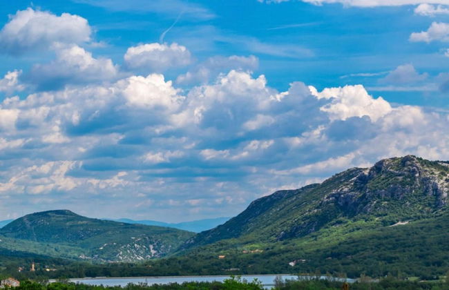 Modern and Spacious Home With Swimming Pool - Foto 40