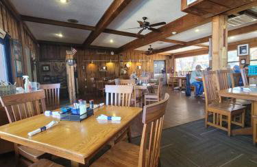 Bear Den on Lake Ouachita 2BR Condo at Mountain Harbor Resort - Foto 33