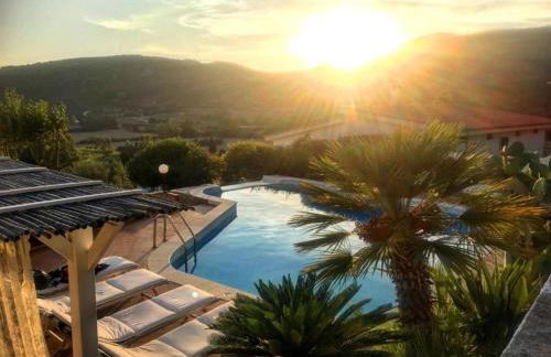 Private Pool villa with panoramic views split over 2 levels / Aircon / New Pool. - Foto 1