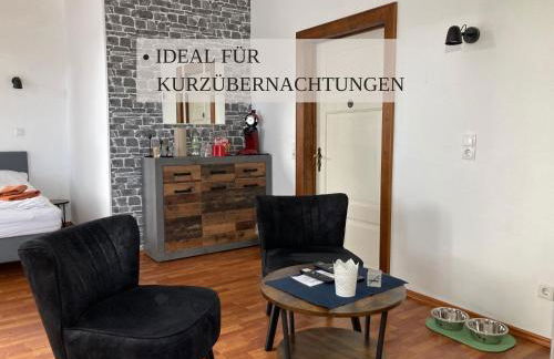 Haus Krabbe Zimmer ohne Küche, zentral gelegen zwischen Cuxhaven und Bremerhaven, Unterstellmöglichkeit für Fahrräder und E-Bikes, hauseigener Parkplatz, Hunde kostenfrei willkommen - Foto 24