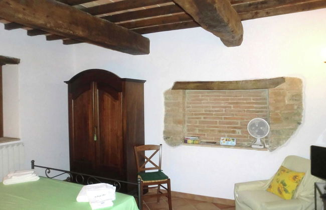 Stay With Local Flavors - Photo 3