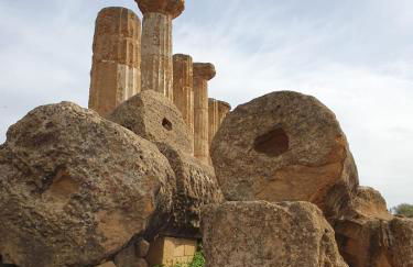 Villa Maresa Home - Photo 37