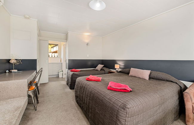 Alpine Motel - Photo 34