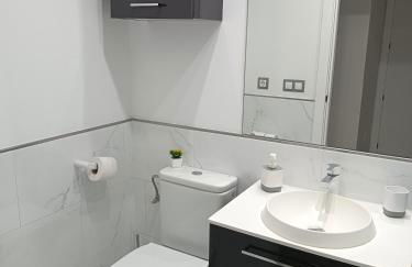 ¡Al lado de la Clínica Oftalmológica Vega! - Foto 63